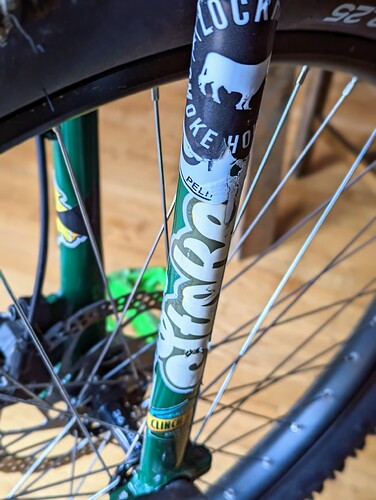 PXL_20221228_211501893.MP~2