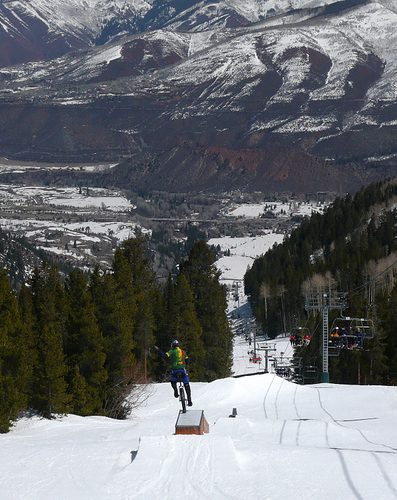 Logan MUni Highlands 4 20 08 2002.JPG