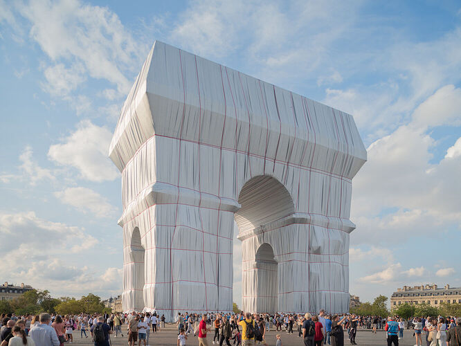christo-and-jeanne-claudes-larc-de-triomphe-wrapped-to-be-recycled-by-parley-for-the-oceans_8