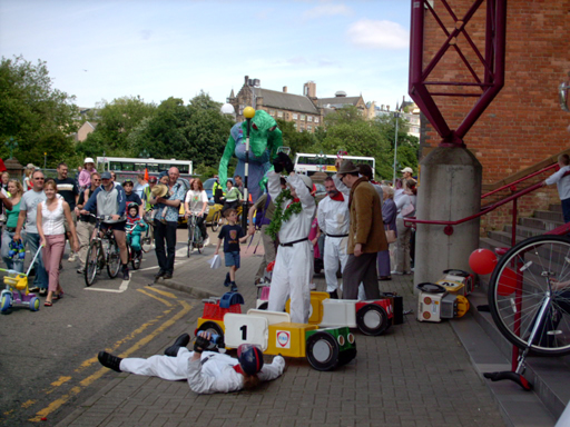 parade-of-wheels-balamory-bus-unicycles-and-equipment-unicyclist