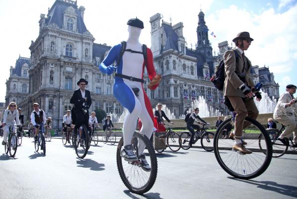 Beret-Baguette-bike-ride-in-Paris_12_1.jpg