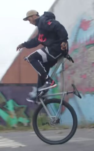 mtb_wheelie